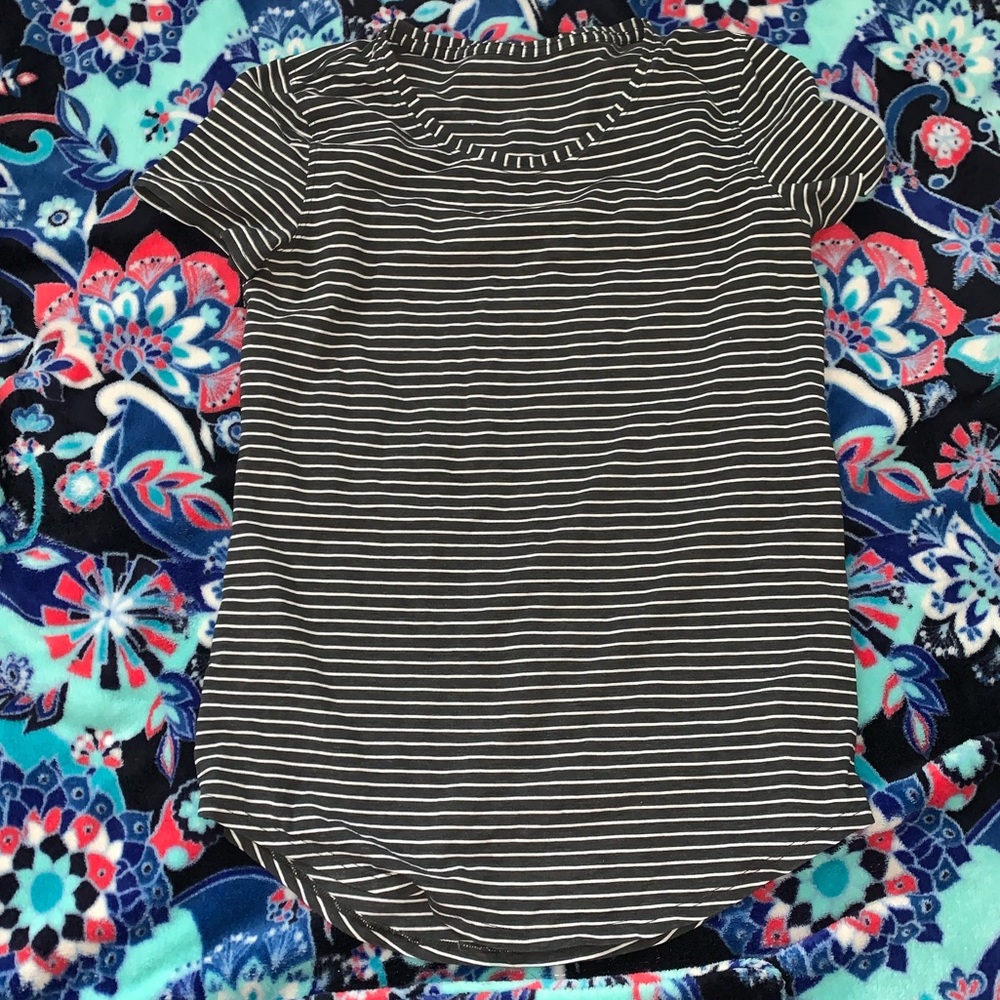 lululemon tee